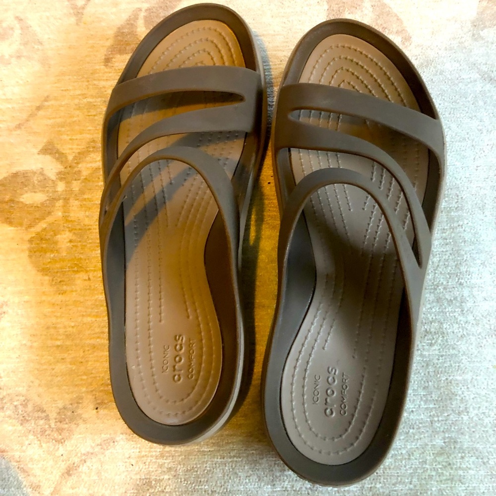 CROCS brown size 8